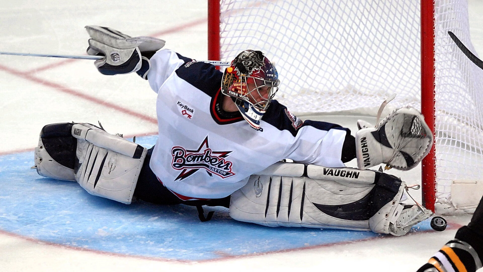 教科书般的掌控力，哈登引领北京队火力全开压制湖人